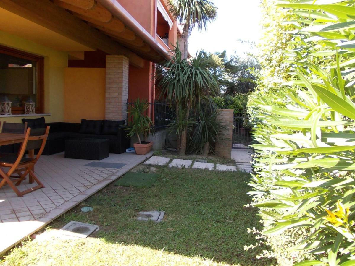 Alessandria Residence เดเซนซาโนเดลการ์ดา ภายนอก รูปภาพ